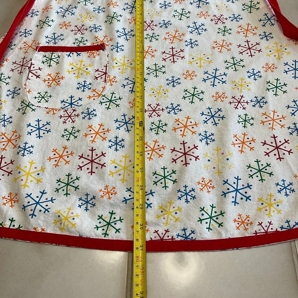 Snowflake Apron – Adjustable Red Ties Unisex